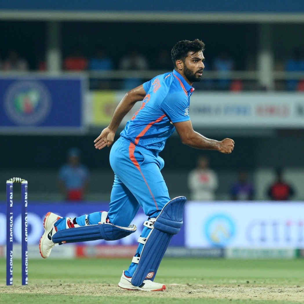 Silence in the Auction Room: Franchise Cricket's Transfer Market, the Young-Player Premium, and Ghosts Wearing New Shirts Silence in the Auction Room: Franchise Cricket's Transfer Market, the Young-Player Premium, and Ghosts Wearing New Shirts