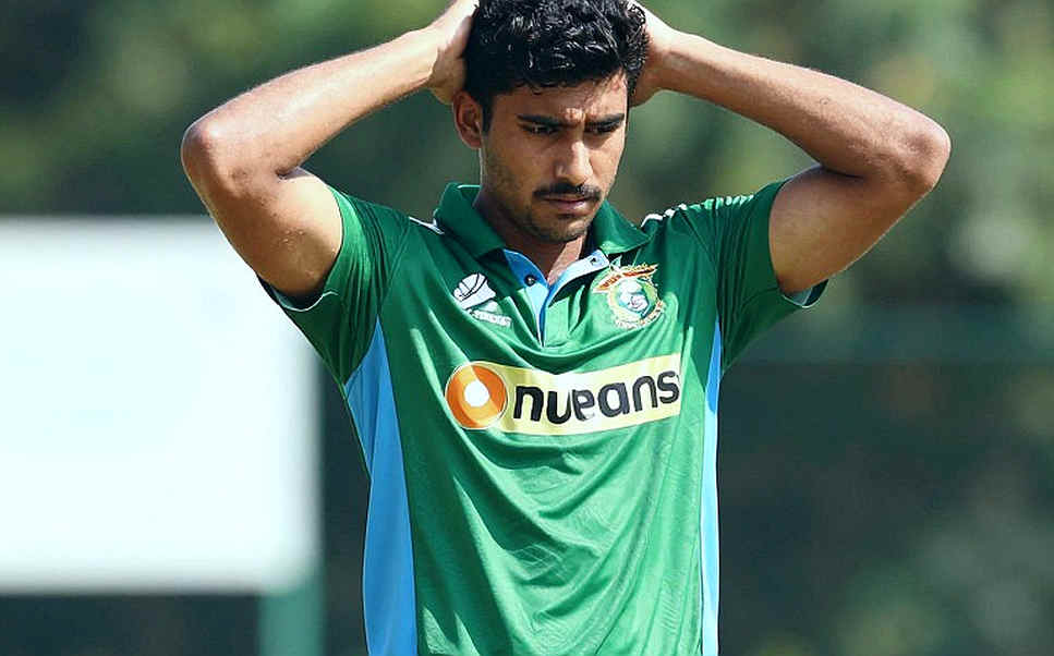 ডিউর ফাঁদে পাকিস্তানের ৬৯/৩: বাবরের ৩৪ রানের ভেতরে লুকানো সংকট ডিউর ফাঁদে পাকিস্তানের ৬৯/৩: বাবরের ৩৪ রানের ভেতরে লুকানো সংকট