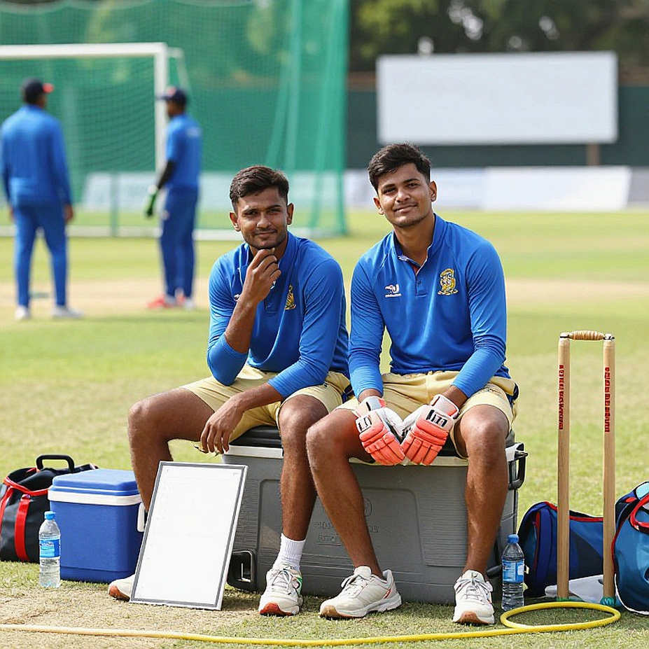 শব্দের ভেতরে দাঁড়িয়ে থাকা দল: আমিরাতের ক্রিকেট যেভাবে নিজের কণ্ঠ খুঁজছে শব্দের ভেতরে দাঁড়িয়ে থাকা দল: আমিরাতের ক্রিকেট যেভাবে নিজের কণ্ঠ খুঁজছে