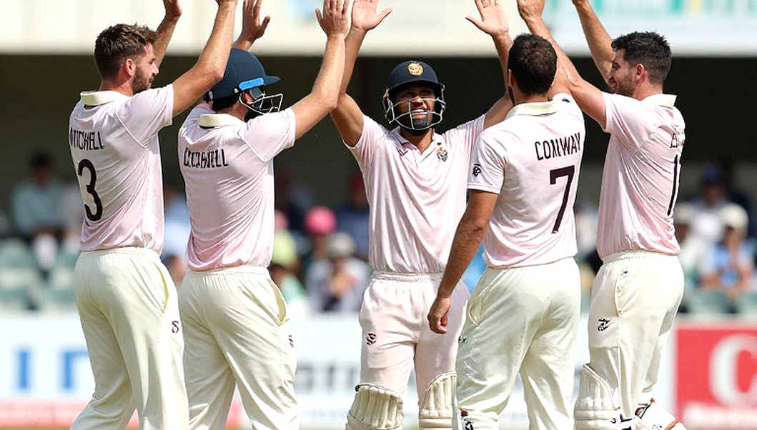 বারো ওভারের ফাঁকে বোল্যান্ডের দুই বল, আর যে প্রশ্নটা অস্ট্রেলিয়া জিজ্ঞেস করেনি বারো ওভারের ফাঁকে বোল্যান্ডের দুই বল, আর যে প্রশ্নটা অস্ট্রেলিয়া জিজ্ঞেস করেনি